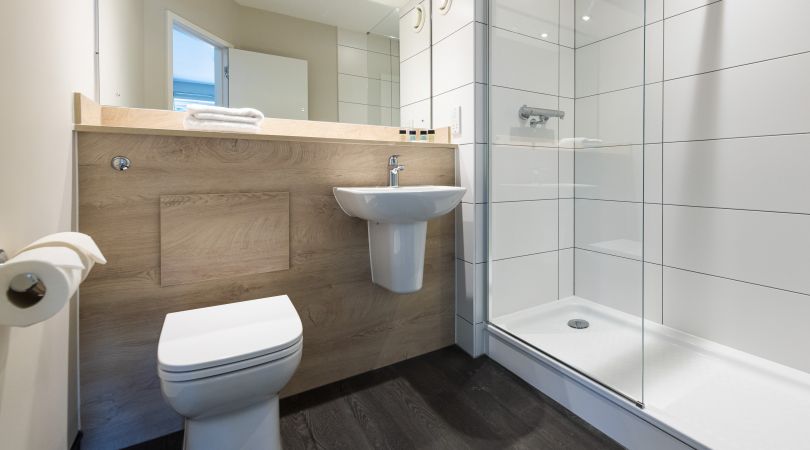 Ensuite bathroom with toilet and shower